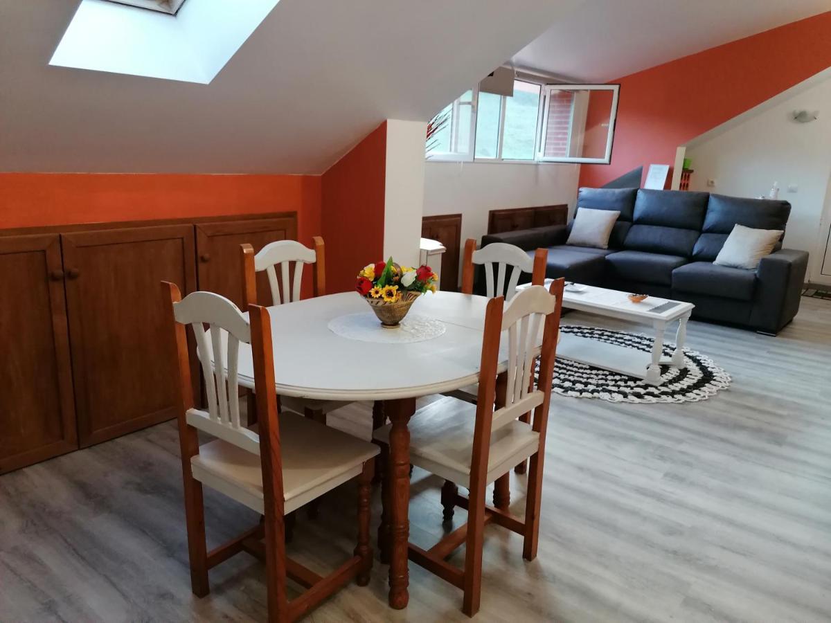 Apartamento Turistico La Mies オレニャ エクステリア 写真
